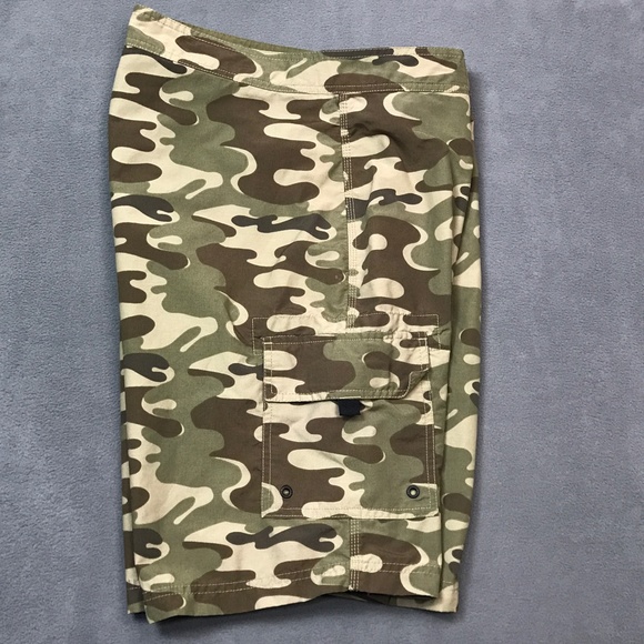Tommy Hilfiger Camo Board Shorts Mens Medium Hybrid Shorts Swim Boat Fish 9" - Picture 9 of 11